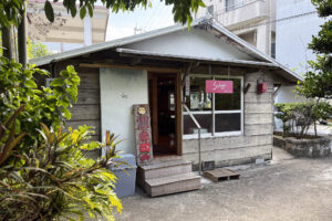 ふらっと寄りたい。高良の住宅街に佇む古民家カフェ『そばにコーヒー ソバコ』｜那覇市高良