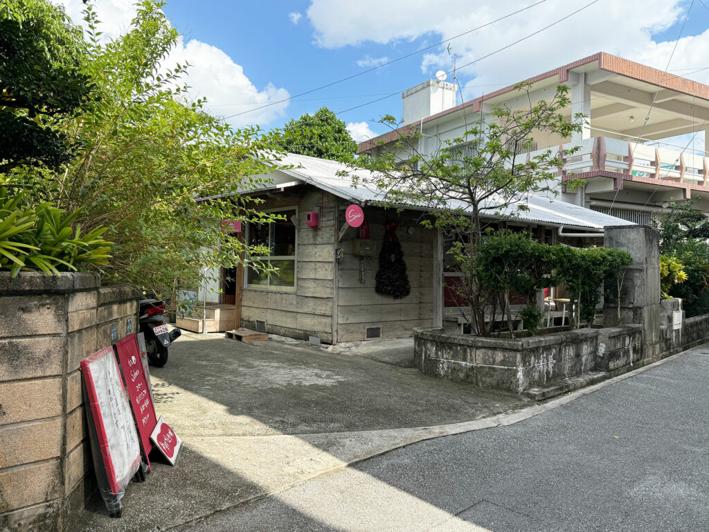 ふらっと寄りたい。高良の住宅街に佇む古民家カフェ『そばにコーヒー ソバコ』｜那覇市高良