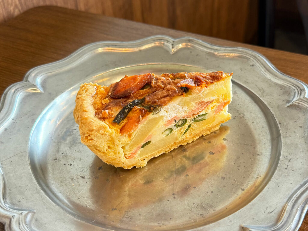 季節のフルーツタルトや焼き菓子がおいしいケーキカフェ『CHAINON』|那覇市小禄