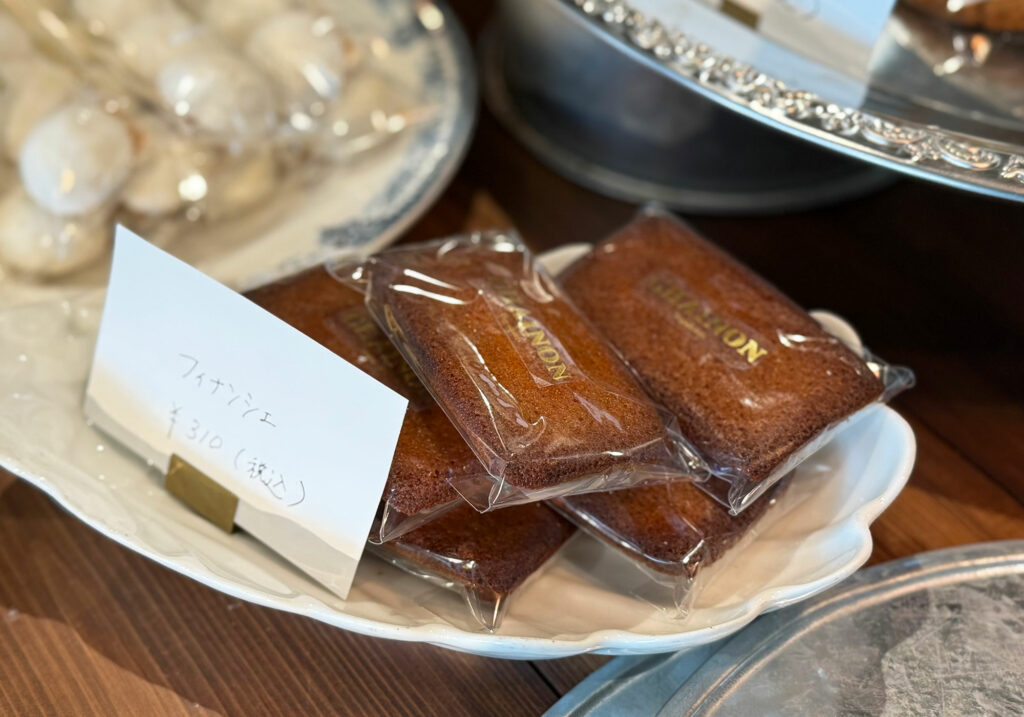 季節のフルーツタルトや焼き菓子がおいしいケーキカフェ『CHAINON』|那覇市小禄