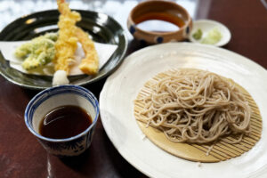 本格日本蕎麦を落ち着いた空間で愉しめる『蕎麦ダイニング 禄（ろく）』｜那覇市金城