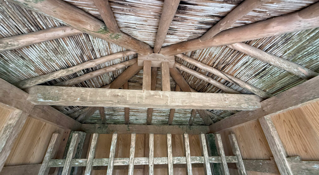 琉球王国時代から大切にされてきた小禄地域のヒヌカン『小禄里主所火神(オロクサトヌシドゥクルヒヌカン)』|那覇市小禄