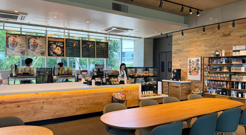 沖縄県内初の公園内店舗『スターバックス コーヒー 那覇鏡原店』が2025年9月1日オープン|那覇市鏡原町漫湖公園内