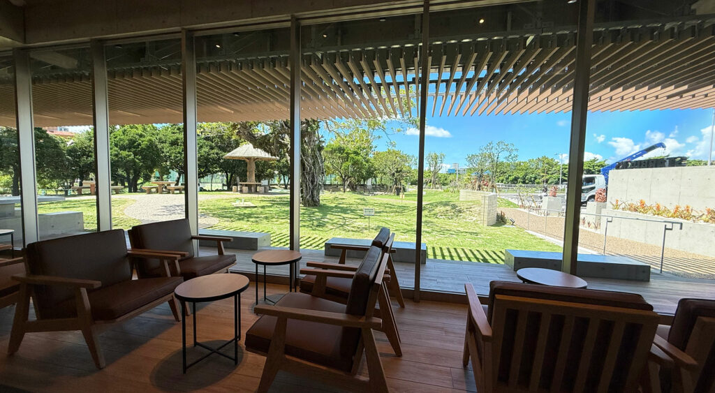 沖縄県内初の公園内店舗『スターバックス コーヒー 那覇鏡原店』が2025年9月1日オープン|那覇市鏡原町漫湖公園内
