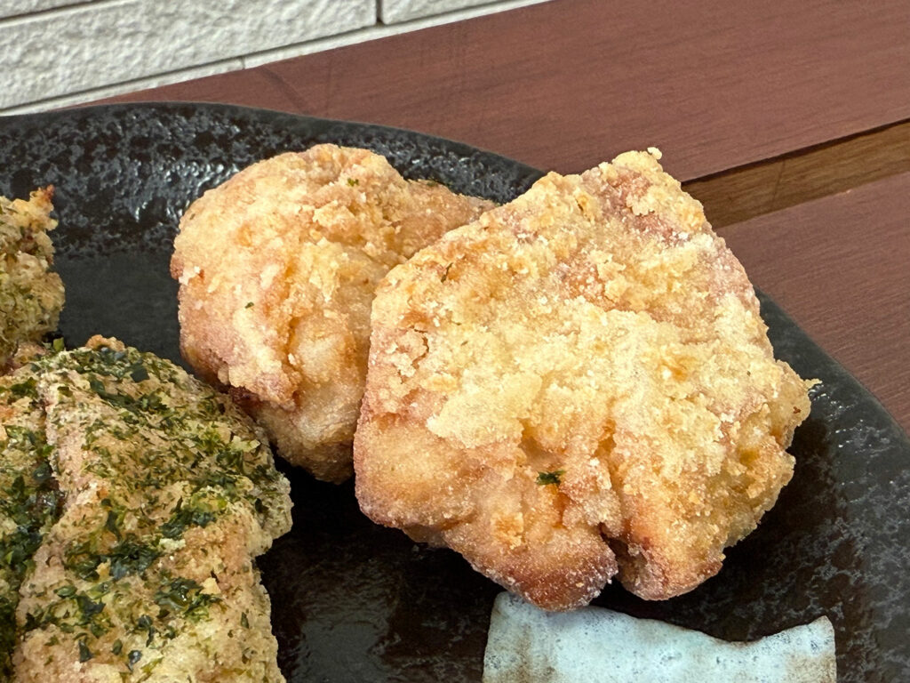 大きめでパリッとジューシー!おかずになる唐揚げ『沖縄発祥 揚げから家』|那覇市田原