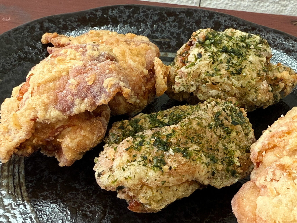 大きめでパリッとジューシー!おかずになる唐揚げ『沖縄発祥 揚げから家』|那覇市田原