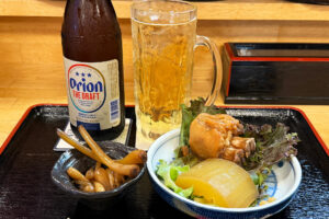 お得な ”ちょい呑みセット（1500円ベロ）” & シメそばで大満足！『酒処沖縄そば おそば』｜那覇市具志