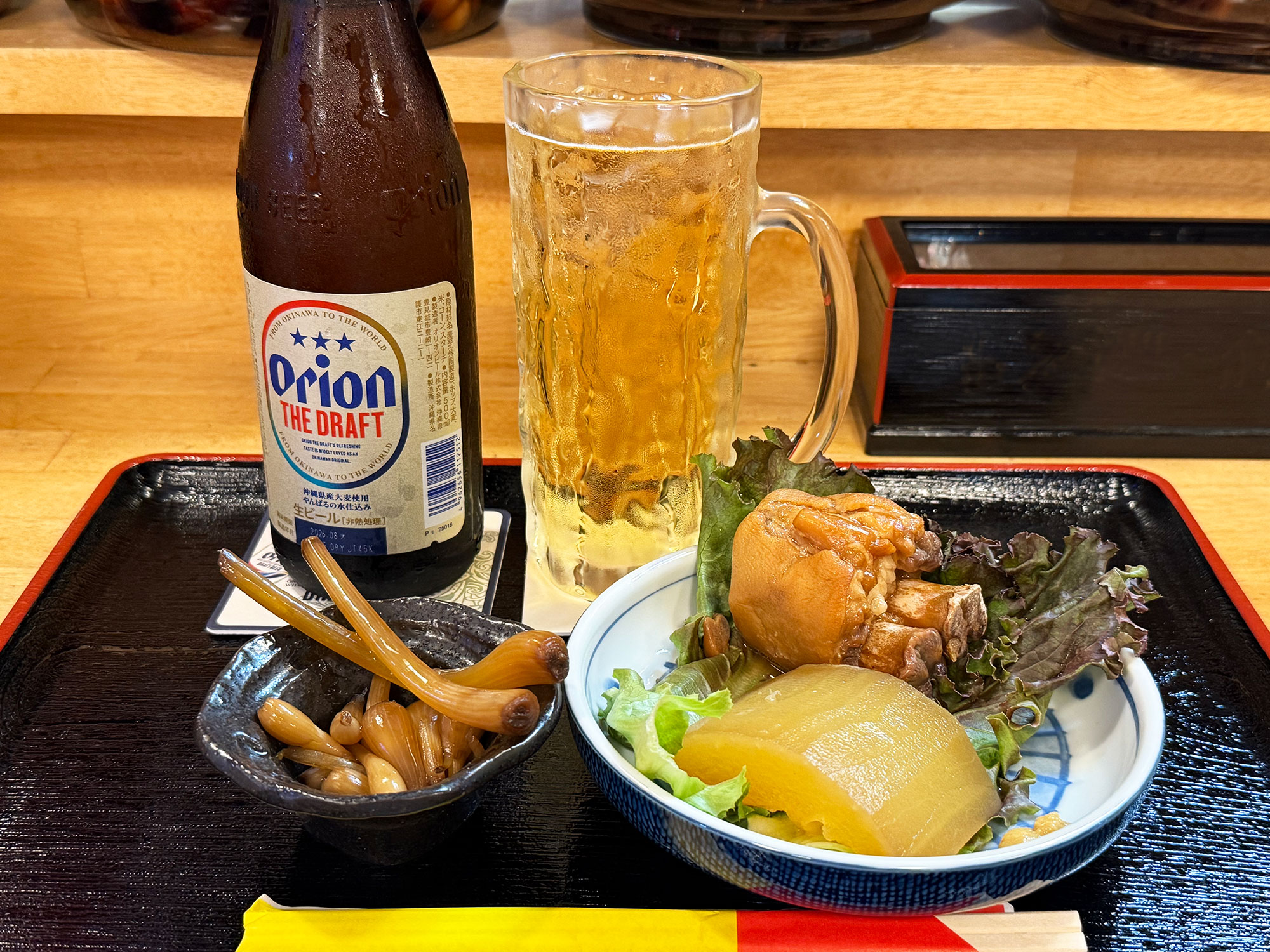 お得な ”ちょい呑みセット(1500円ベロ)” & シメそばで大満足!『酒処沖縄そば おそば』|那覇市具志