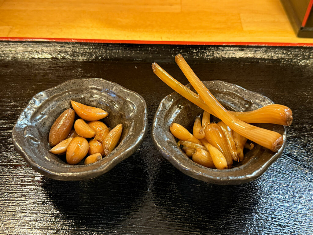 お得な ”ちょい呑みセット(1500円ベロ)” & シメそばで大満足!『酒処沖縄そば おそば』|那覇市具志