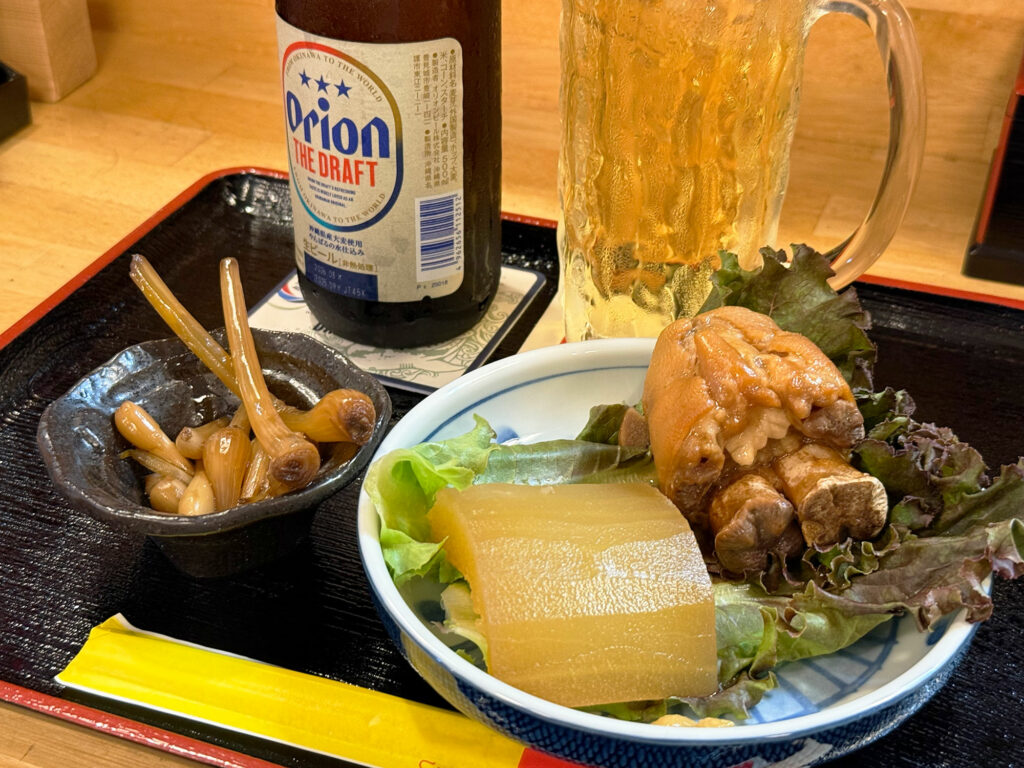 お得な ”ちょい呑みセット(1500円ベロ)” & シメそばで大満足!『酒処沖縄そば おそば』|那覇市具志