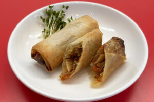 アツアツ！パリパリ！具沢山の揚げたて春巻きの専門店『飲茶てんてん』｜那覇市小禄