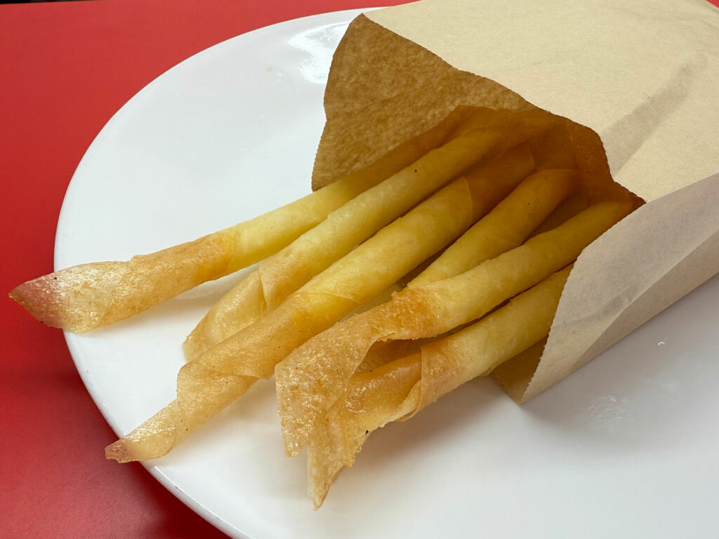 アツアツ!パリパリ!具沢山の揚げたて春巻きの専門店『飲茶てんてん』|那覇市小禄