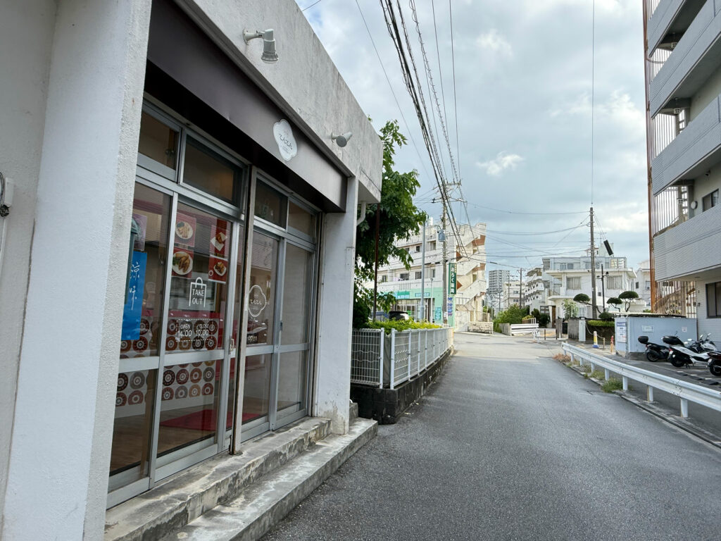 アツアツ!パリパリ!具沢山の揚げたて春巻きの専門店『飲茶てんてん』|那覇市小禄