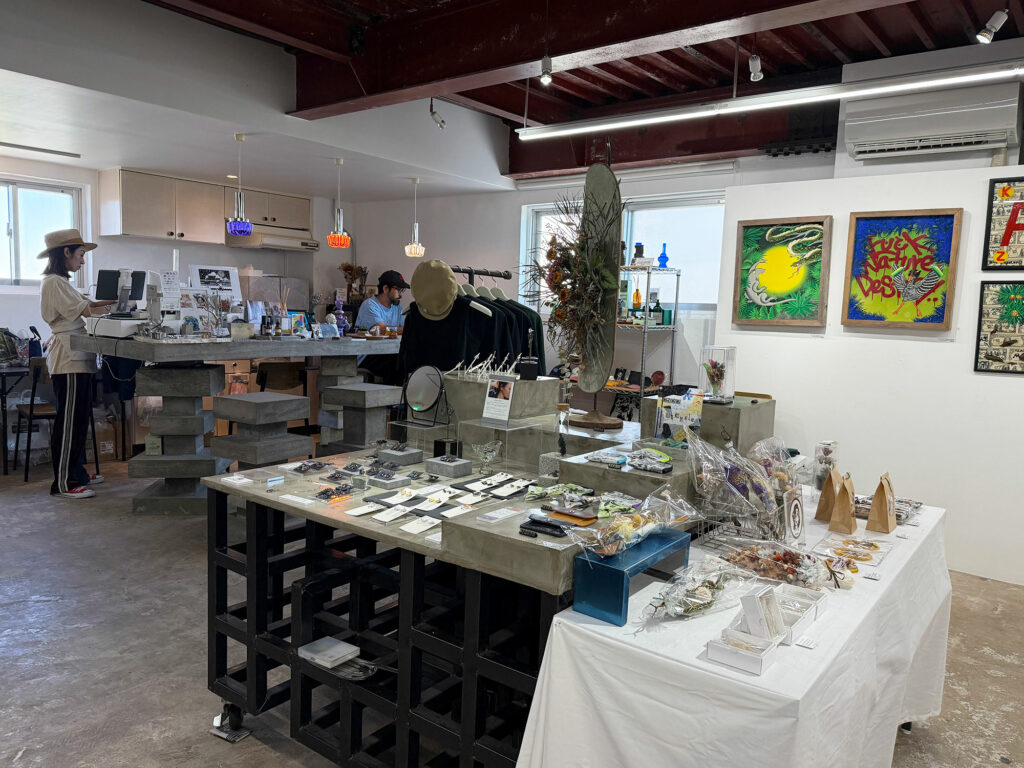 アートギャラリー&ショップ『HONNO PARK（ホンノパーク）』で気軽にアートに触れよう｜那覇市小禄