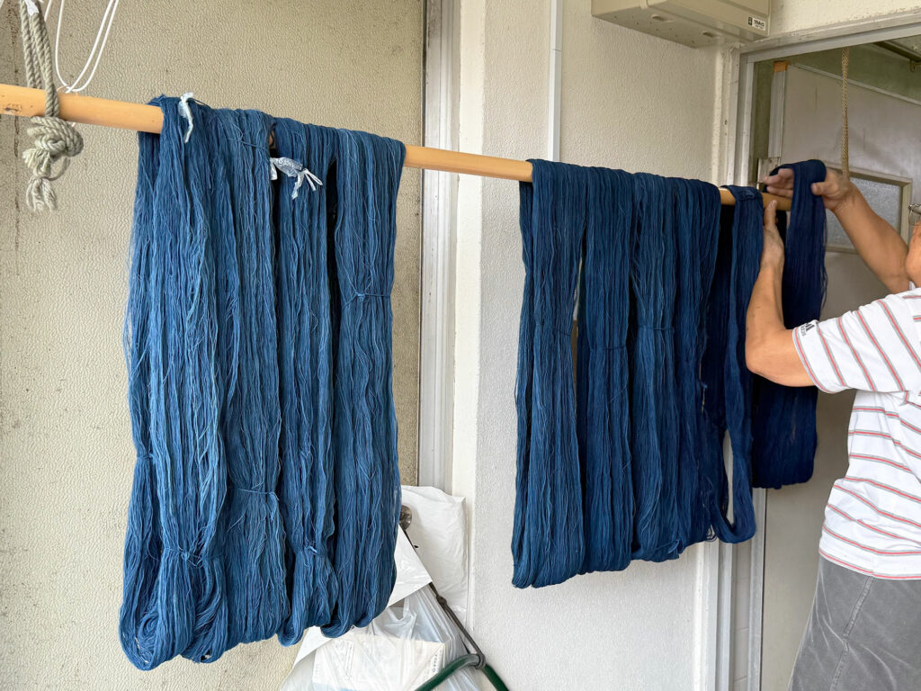 「藍染」がはじまりましたよ！【小禄クンジー研究会だより no.1】｜那覇市字小禄