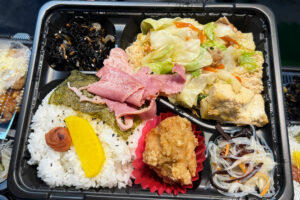 防腐剤不使用＆ヘルシーな揚げ物の ”うちなー弁当” が絶品『ライズキッチン』｜那覇市鏡原町