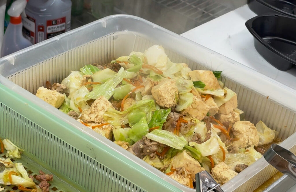 防腐剤不使用&ヘルシーな揚げ物の ”うちなー弁当” が絶品『ライズキッチン』|那覇市鏡原町