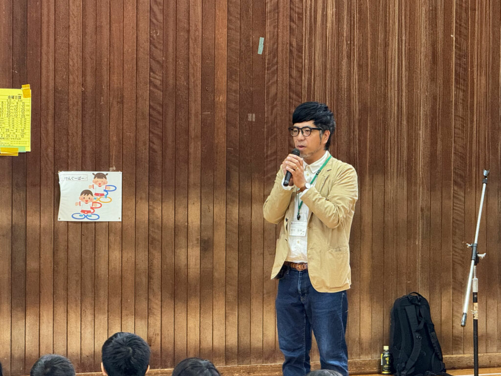 小禄小学校のシオマネキが干潟へ里帰り【前編】シオマネキについて学ぶ講演会( 2025年12月4日)|主催:漫湖水鳥・湿地センター管理運営協議会|那覇市字小禄 那覇市立小禄小学校