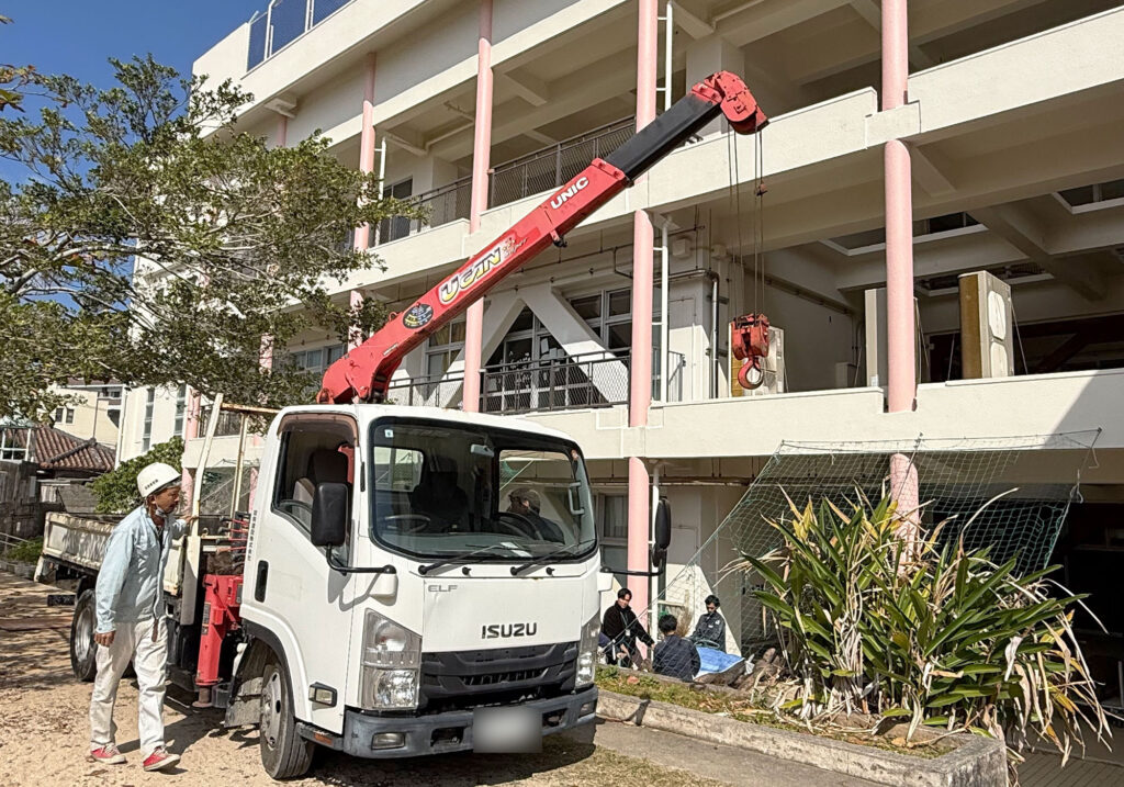小禄小学校のシオマネキが干潟へ里帰り【後編】シオマネキ引っ越し大作戦!( 2026年2月21日)|主催:漫湖水鳥・湿地センター管理運営協議会|那覇市立小禄小学校
