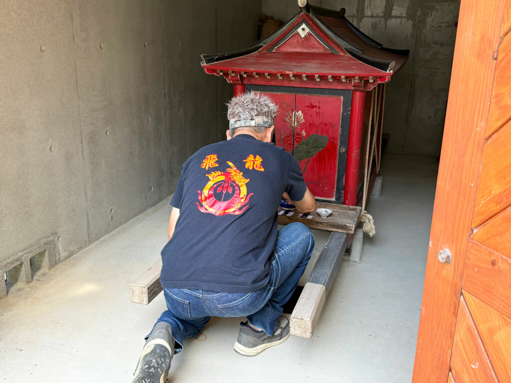 字小禄自治会館に残る『龕（ガン）と龕屋（ガンヤー）』｜那覇市小禄