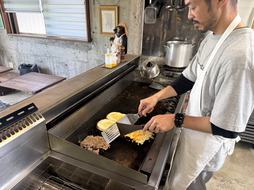鉄板で仕上げる自家製食パンのサンドウィッチ『THE MATTO（ザ マットー）』｜那覇市赤嶺
