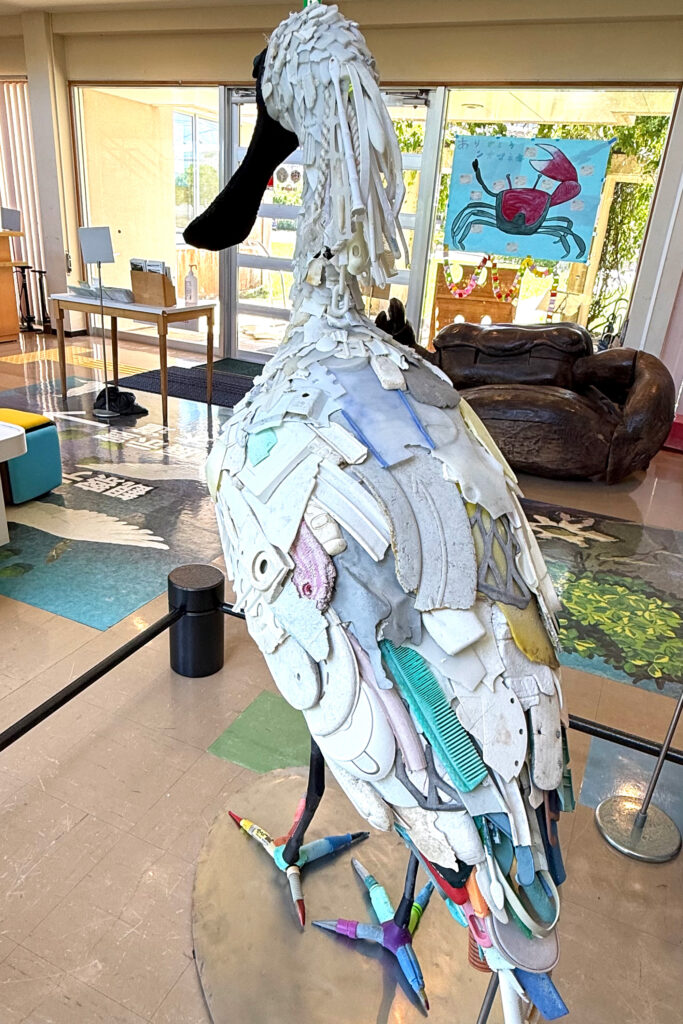 漂着ゴミのアートから”地域の未来”を考えつなぐ『つなご・みらいアートプロジェクト』|那覇市鏡原町漫湖公園