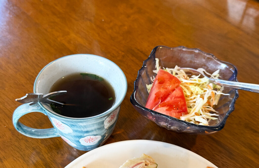 自家製パンのサンドウィッチで ゆんたくはんたく『憩いカフェ トムソーヤ』｜那覇市字小禄