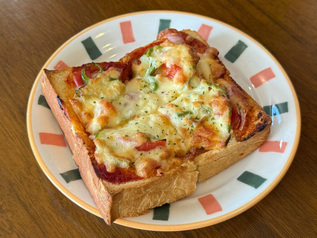 自家製パンのサンドウィッチで ゆんたくはんたく『憩いカフェ トムソーヤ』｜那覇市字小禄