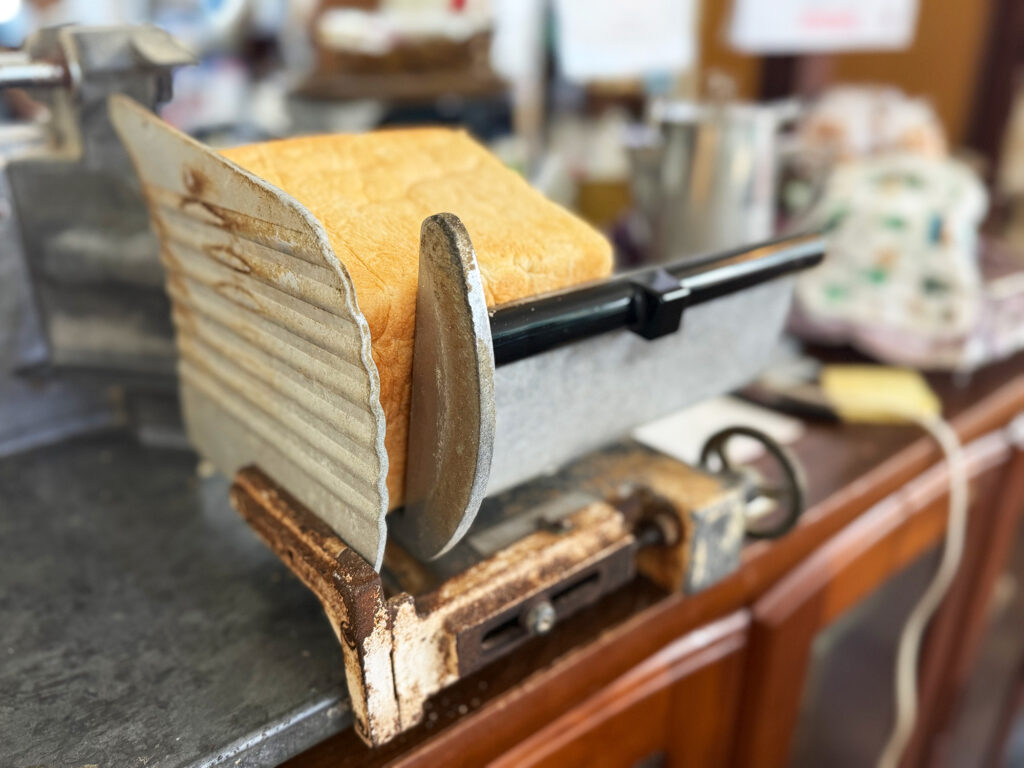 自家製パンのサンドウィッチで ゆんたくはんたく『憩いカフェ トムソーヤ』｜那覇市字小禄