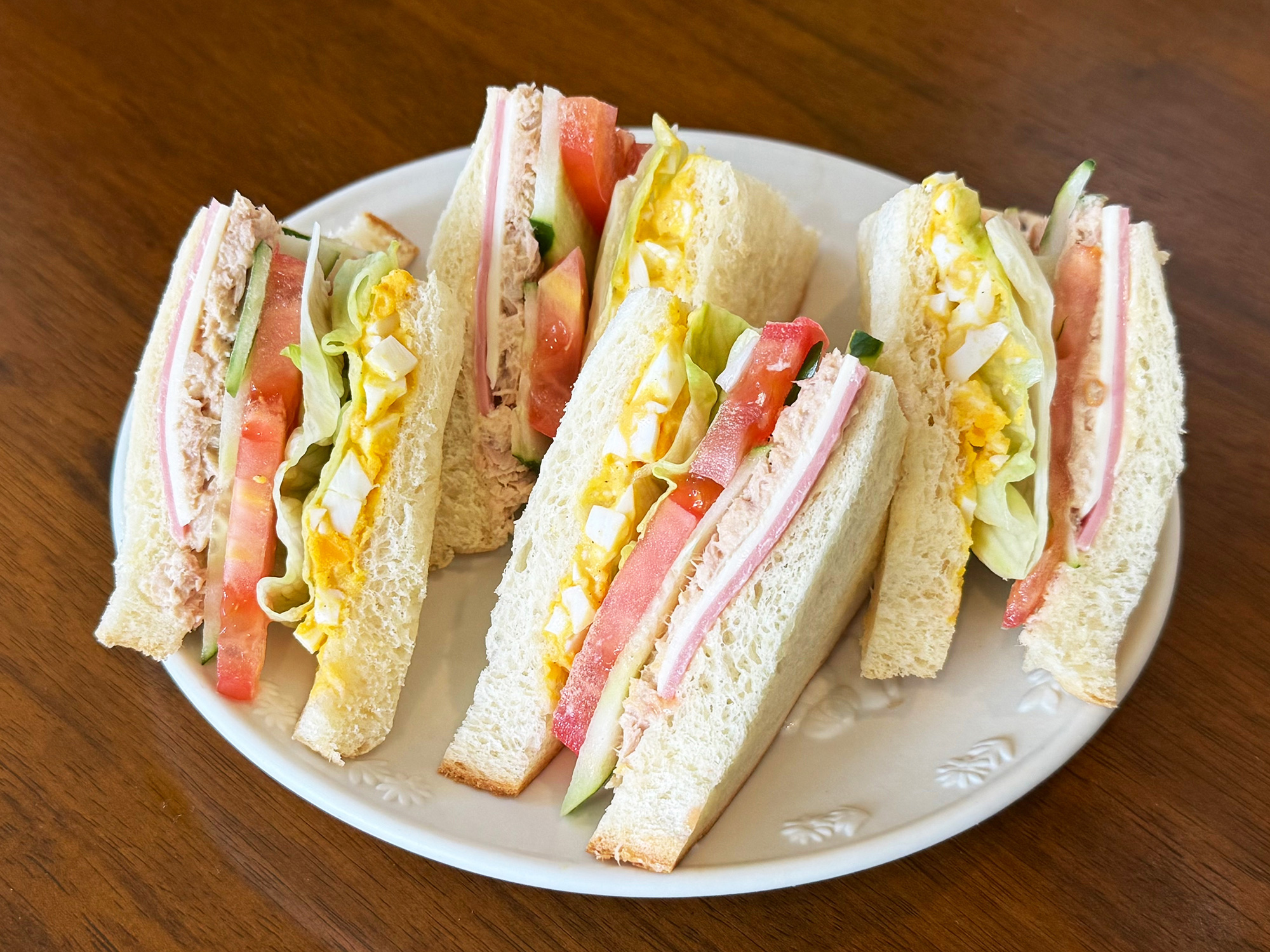 自家製パンのサンドウィッチで ゆんたくはんたく『憩いカフェ トムソーヤ』｜那覇市字小禄