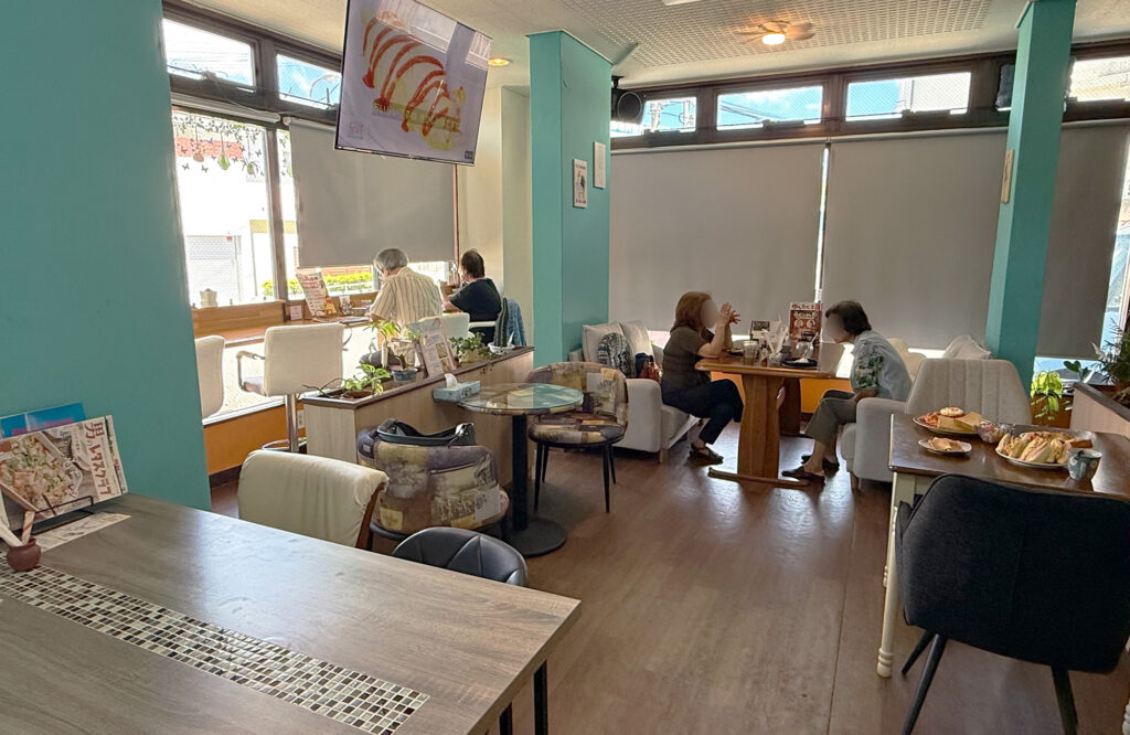 自家製パンのサンドウィッチで ゆんたくはんたく『憩いカフェ トムソーヤ』｜那覇市字小禄